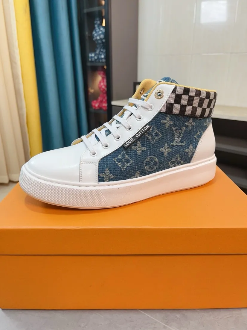 Men's shoes 💰440🌹🌹【LOUIS VUITTON】Same style on Louis Vuitton* official website🚹Men's high-top casual shoes❤️Same style as popular celebrities and big names ~ Best-selling at home and abroad Lv focuses on the checkerboard series...Imported first-layer cowhide with special fabrics➕Full sheep leather lining➕Brand-specific hollow outsole💎Produced by OEM The highest version🔍🔍Number of codes: 38-44,